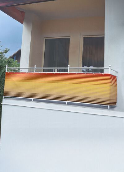 Balkonbespannung mit &Ouml;sen und Schnur 