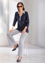 Poloshirt in Knopfzierblende 