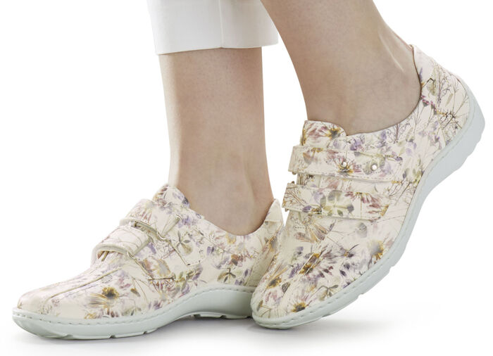 Waldläufer, bequeme Damen-Slipper, Weite H, mit herausnehmbarem Fussbett ECRU-BUNT
