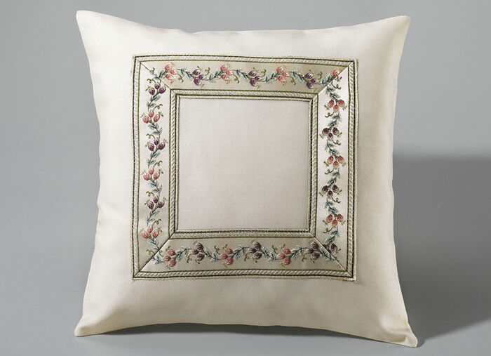 Stilvolle Tisch- und Raumdekoration mit  umlaufender Bord&uuml;re SEKT