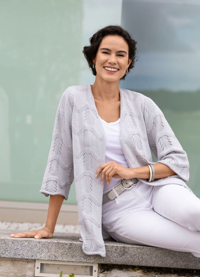 Strickjacke mit Mustermix im Wellendessin 