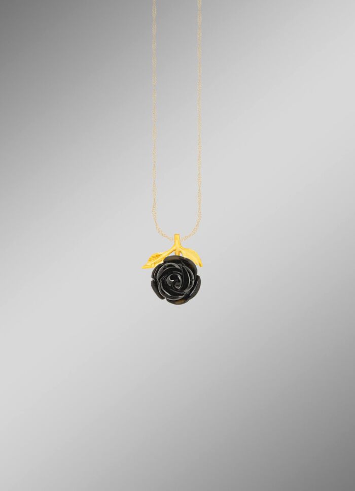 Romantischer Anh&auml;nger mit schwarzer Obsidian-Rose 