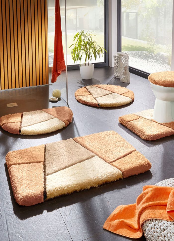 Farbenfrohe Badgarnitur mit rutschhemmender R&uuml;ckseite 