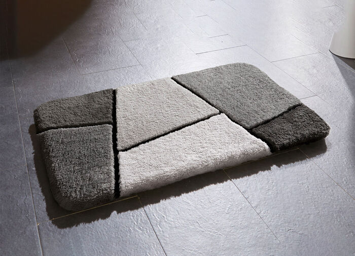 Farbenfrohe Badgarnitur mit rutschhemmender Rückseite GRAU