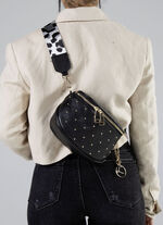 Laurina Gürteltasche mit Riemen in Raubtierfell-Optik 