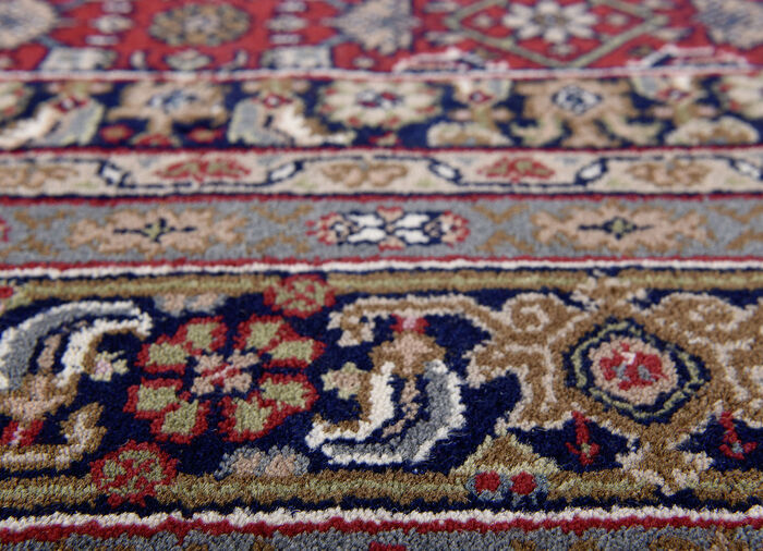 Handgetuftete Brücken und Teppiche aus 100% Schurwolle ROT