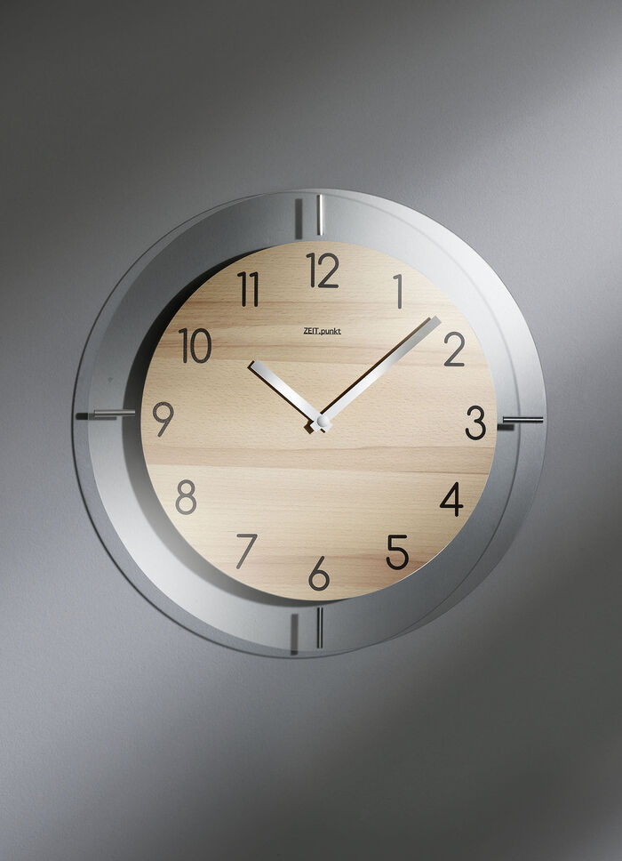 Hochwertige Wanduhr mit Funkuhrwerk BUCHE
