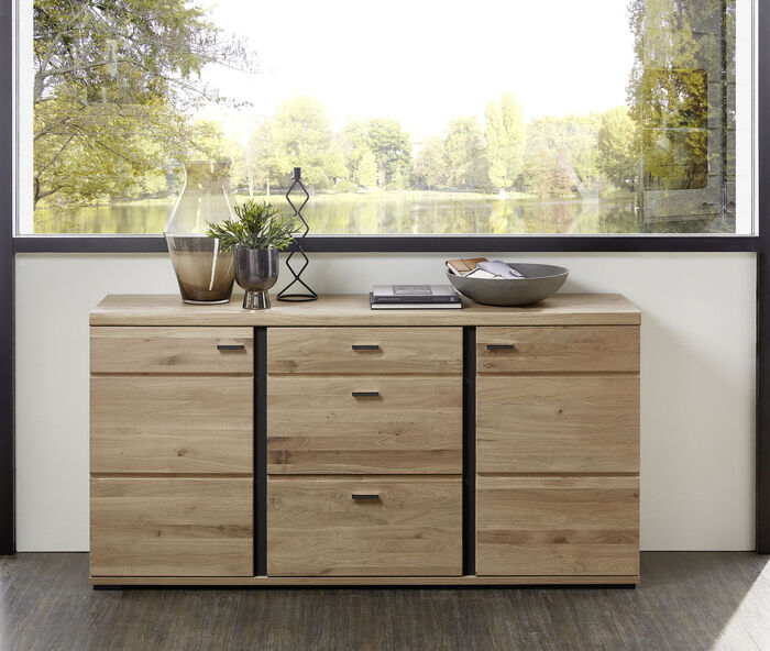 Sideboard mit Massivholz Fronten 