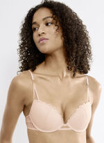 Triuimph Push-up-B&uuml;gel-BH aus feiner Elastikspitze 