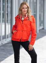 Funktionsjacke mit fester Kapuze 