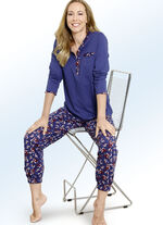 Pyjama mit Knopfleiste, Brusttasche sowie langen &Auml;rmeln 