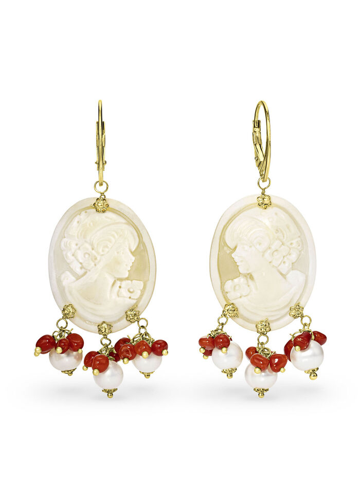 Ohrringe mit S&uuml;sswasser-Zuchtperlen und beh. Koralle 