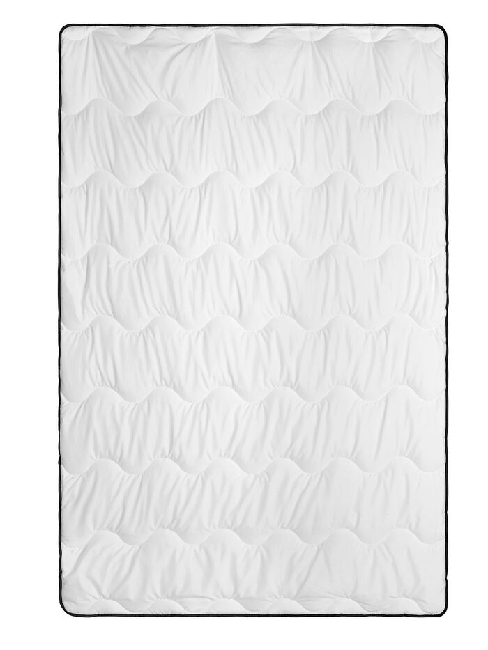 Bettwarenprogramm aus dem Hause biberna mit schwarzer Biese WEISS