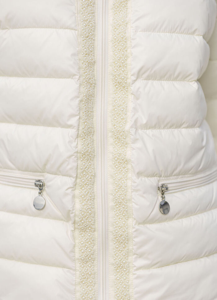 Jacke mit dekorativer Perlenzier 