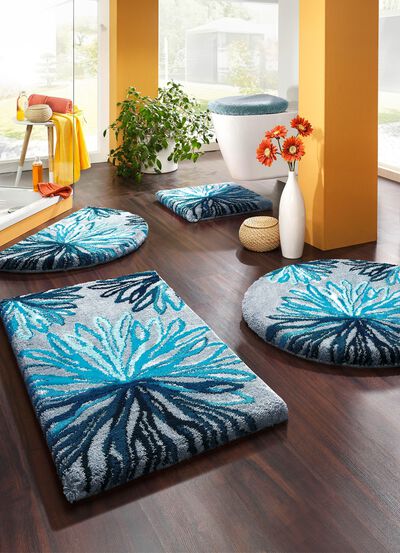 &laquo;Grund&raquo; Badgarnitur in verschiedenen Farben 