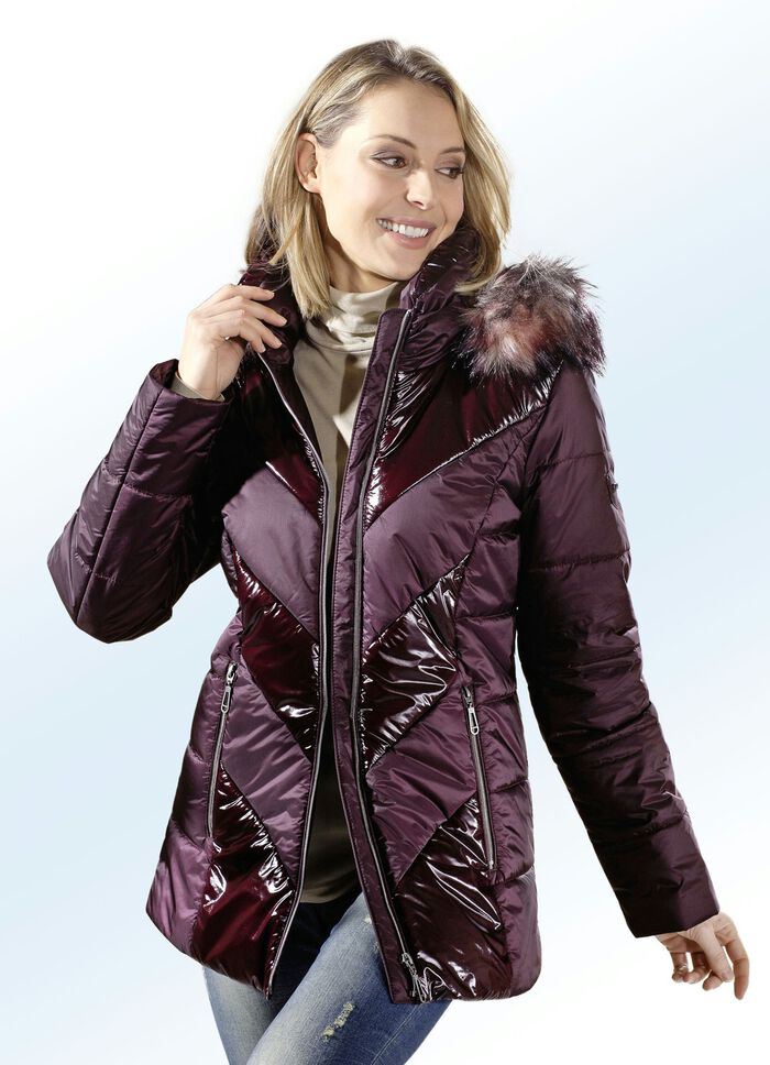 Jacke in trendgenauem Materialmix mit Lackoptik 