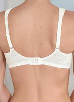 Susa BH mit unterlegter Elastikspitze 