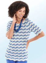 Pulli in aufwendigem Mustermix 