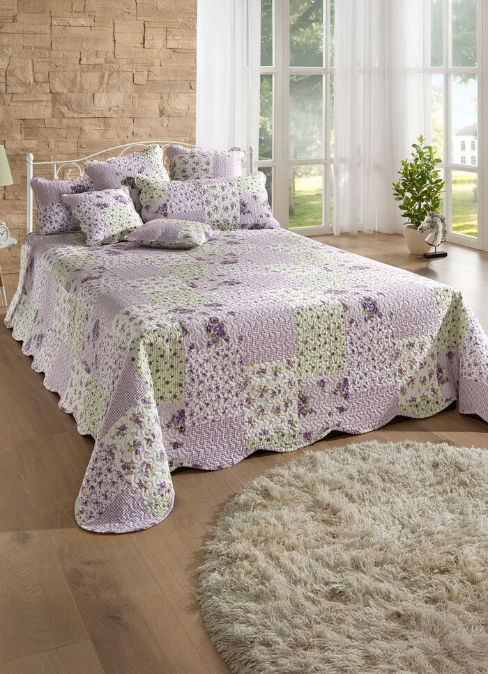 Digital bedruckte Tagesdecke in Patchwork-Optik 