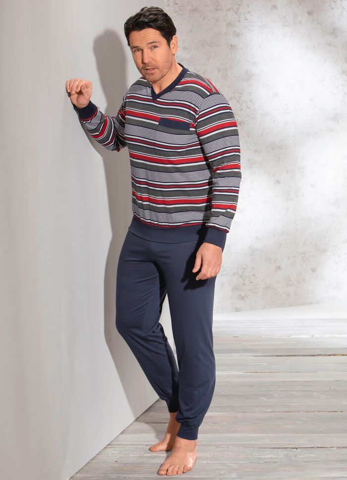 Pyjama mit V-Ausschnitt, Brusttasche und garngef&auml;rbtem Ringeldessin 