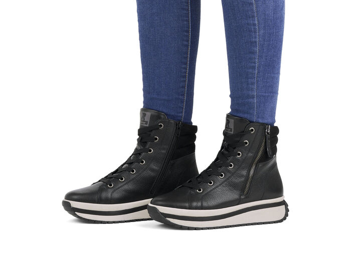 Rieker, trendige Damen-Boots, Winterschuhe, mit herausnehmbarem Fu&szlig;bett SCHWARZ