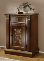 Hochwertige M&ouml;belserie mit aufwendigen Verzierungen 