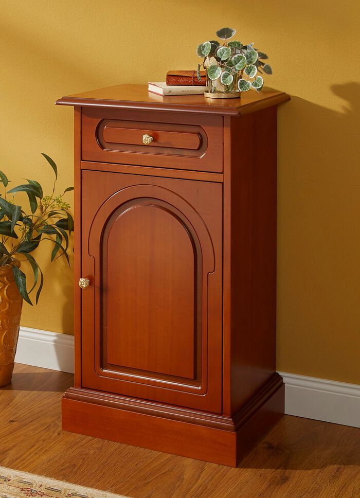 Möbelserie mit typisch italienischem Flair KIRSCHBAUM