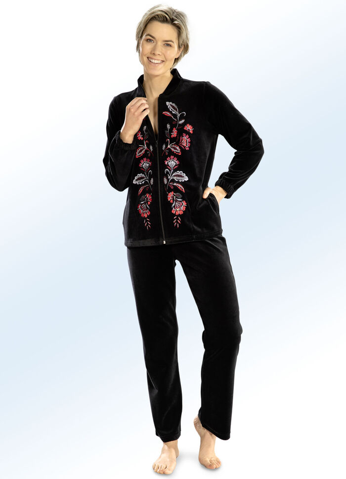 Hausanzug mit Stickerei- und Strasssteinzier