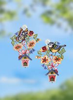 Fr&uuml;hlingshaftes Fensterbild aus echter Plauener Spitze 