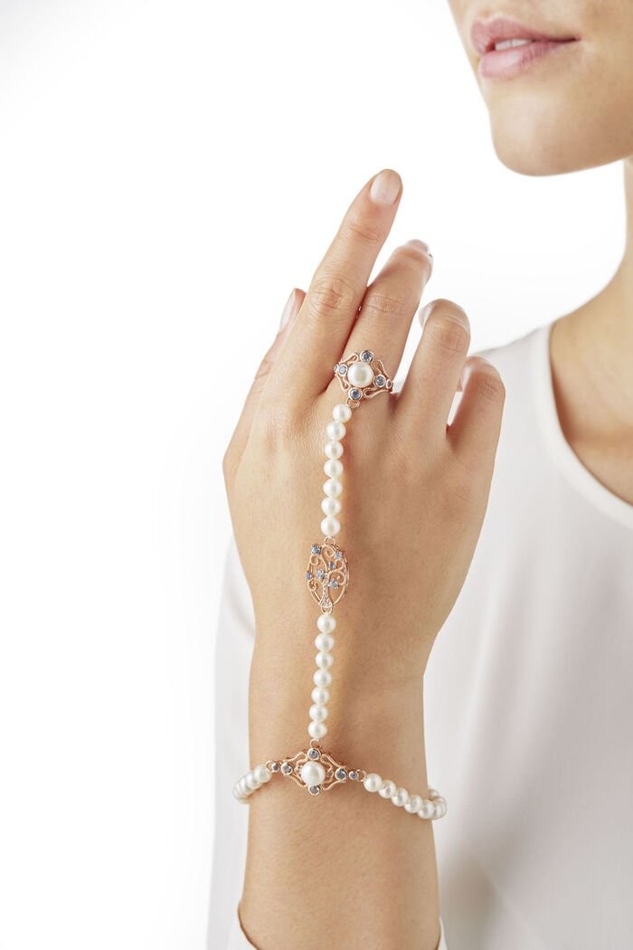 Zauberhafter Handrückenschmuck 