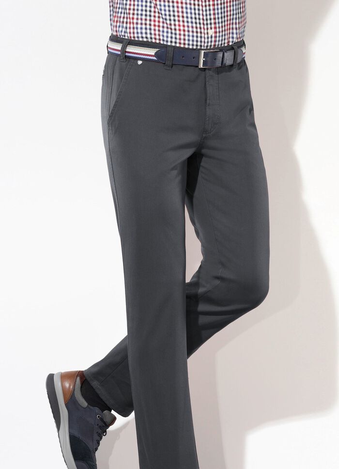 &laquo;Br&uuml;hl&raquo;-Hose mit G&uuml;rtel in 3 Farben 