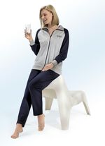 Hausanzug von PLANTIER mit Libellen-Stickerei 