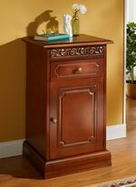 Kommodenserie mit Echtholzfurnier und Schnitzerei-Verzierungen 