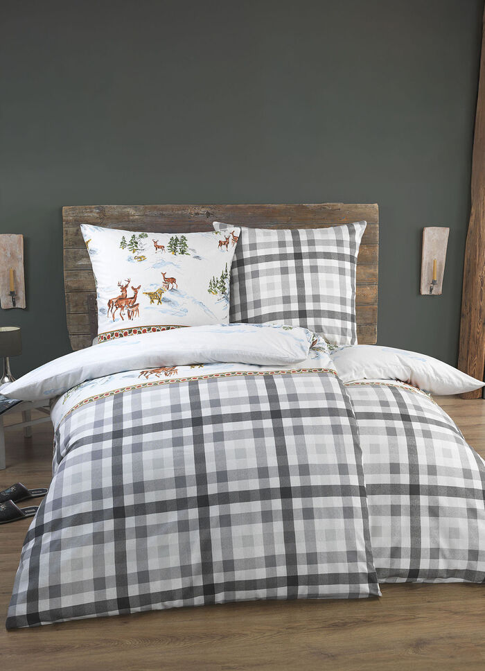 Bettwäsche-Garnitur mit idyllischen Winterdessin 