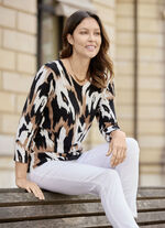 Pullover in Feinstrick mit Tierfellmuster 