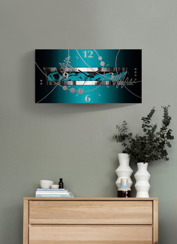Moderne Wanduhr aus Aluminium 