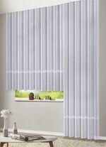 Langvorhang mit eingewebten Glanzstreifen 