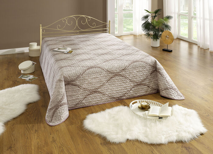 Tagesdecke und Kissenbezüge mit Wellen-Dessin BEIGE-BRAUN