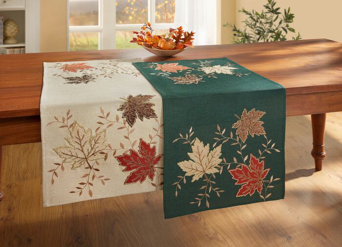 Herbstliche Tisch- und Raumdekoration mit aufwendigen Applikationen 