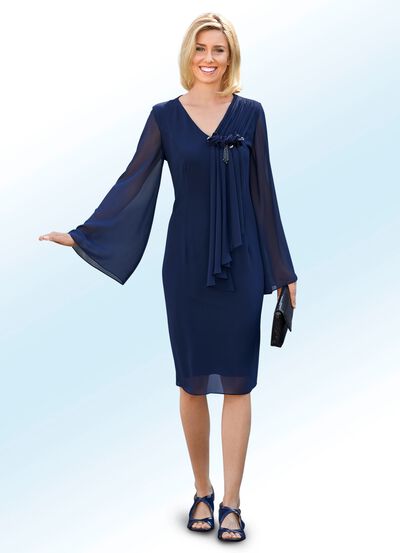 Kleid mit extravaganter Chiffonschärpe 