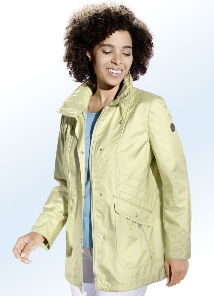 Jacke in 2 Farben mit im Kragen verstaubarer Kapuze PISTAZIE