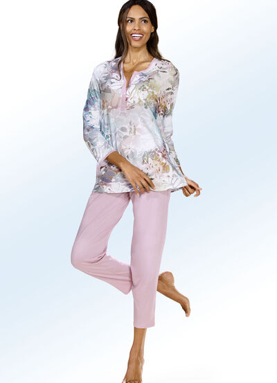 Pyjama mit langen Ärmeln und 7/8-langer Hose 