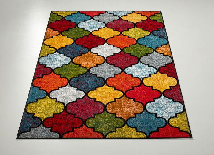 Br&uuml;cken und Teppiche mit abstraktem Muster 