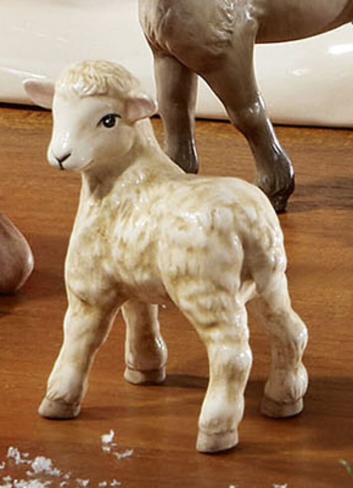 Winterliche Krippenszene aus Feinsteingut BUNT