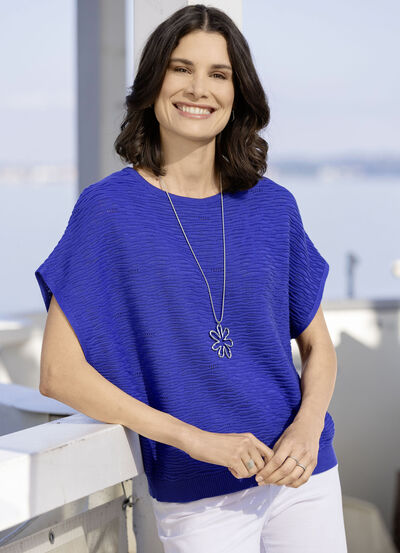 Pullover in dekorativem Dessin 