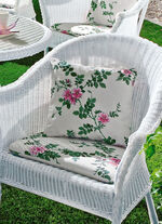 Sitz- und Zierkissen mit Bezug aus reiner Baumwolle 