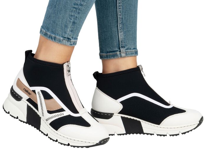 Rieker, stylische Damen-Boots, Weite G, mit herausnehmbarem Fussbett 