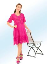 Kleid mit modischen Stufenvolants 