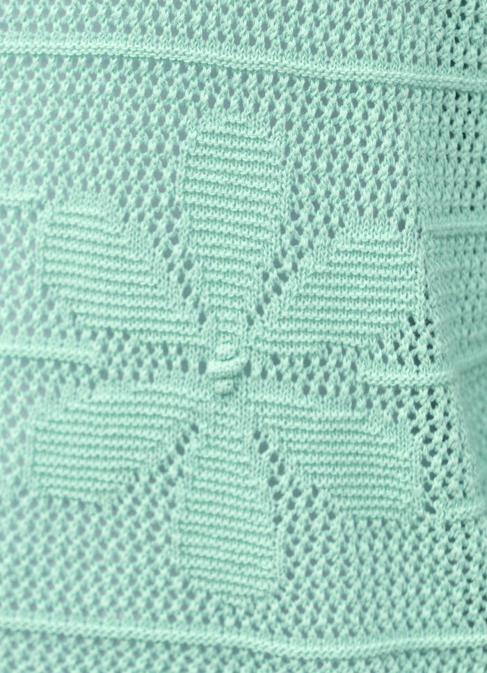 Pullover in transparenter Optik mit Blütenmotiven 