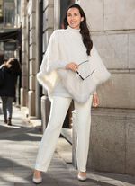 Poncho mit rundem Halsausschnitt 